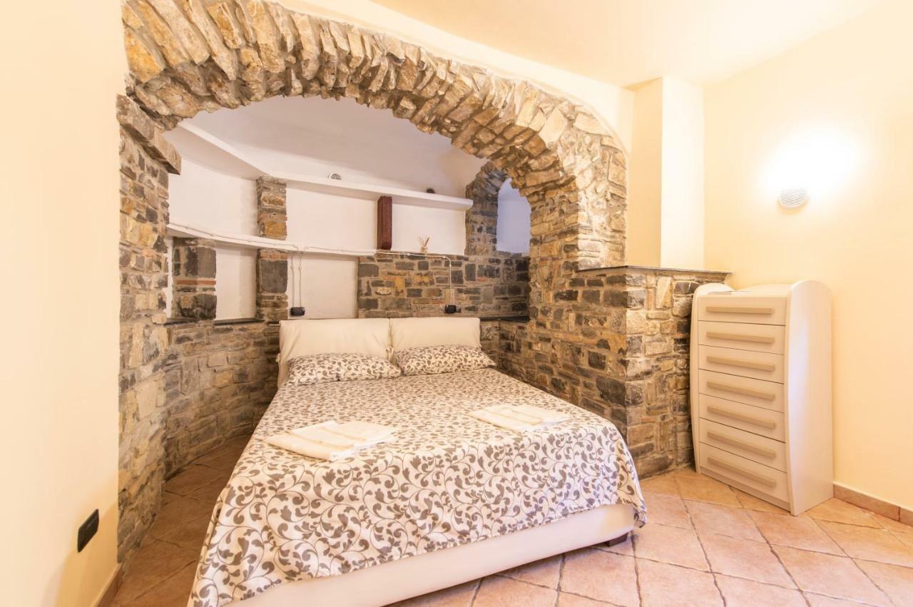 Appartamenti Arco Antico San Bartolomeo Al Mare Exterior photo