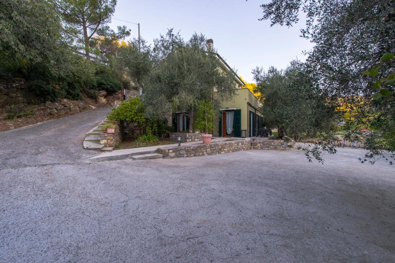 Appartamenti Arco Antico San Bartolomeo Al Mare Exterior photo